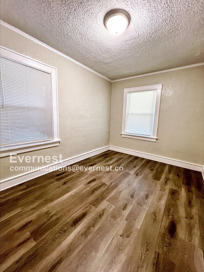 Building Photo - 4932 Bellefontaine Ave