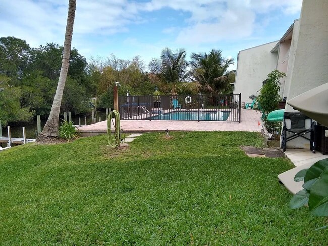 pool - 3129 SE Indian St