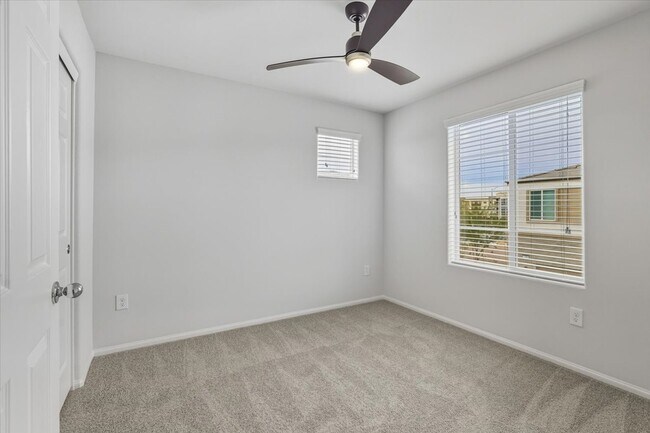 Building Photo - 1180 Heliodor Ave