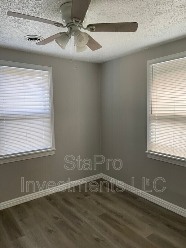 Building Photo - 122 Bellar Dr