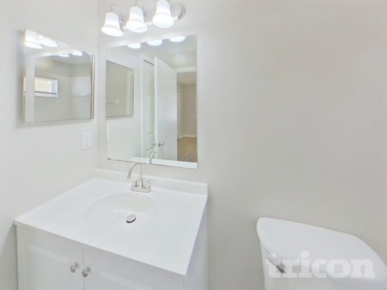 Building Photo - 4432 Country Hills Blvd