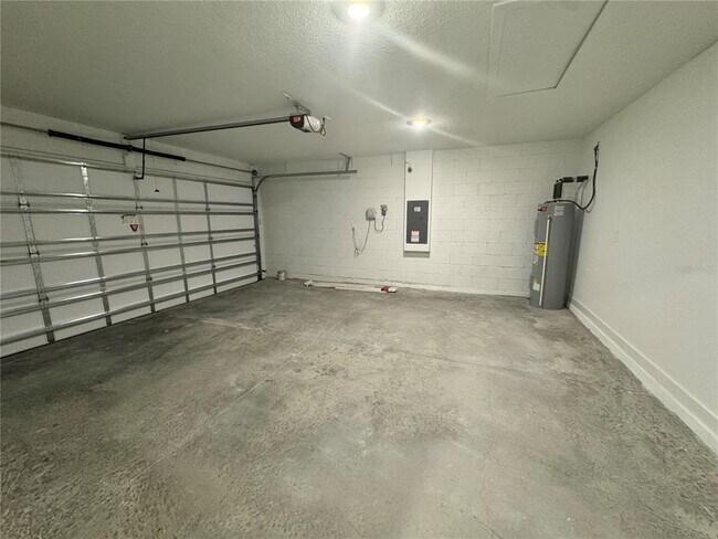 Building Photo - 3784 NE 32nd Ct