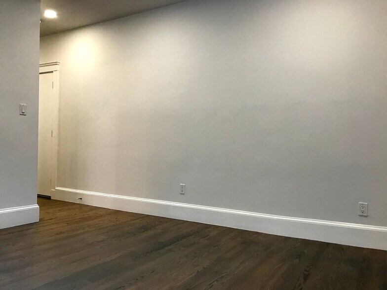 Building Photo - 29 Peterborough St