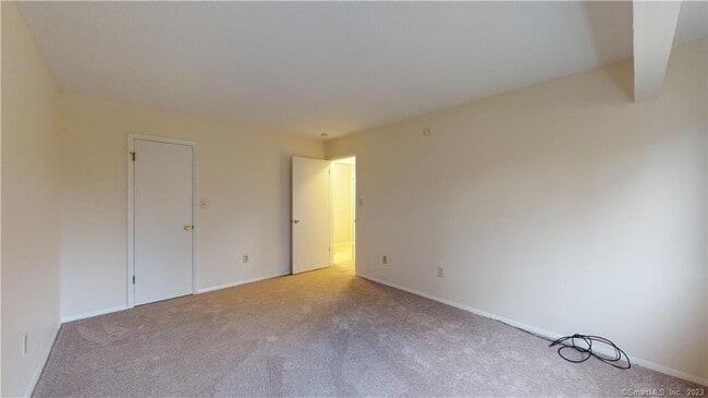 Building Photo - 114 Cottonwood Rd