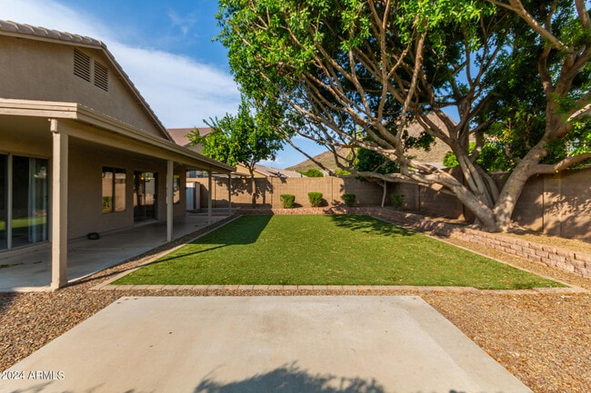 Building Photo - 6425 W Briles Rd