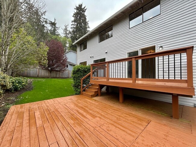 Building Photo - Beautiful 4BD Home | Fireplace, Fenced Backyard, Deck, Garage & A/C