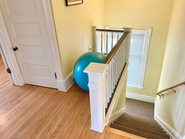 Building Photo - 2 bedroom in Heritage Hill