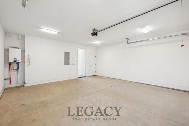 Building Photo - 1200 Phillips St