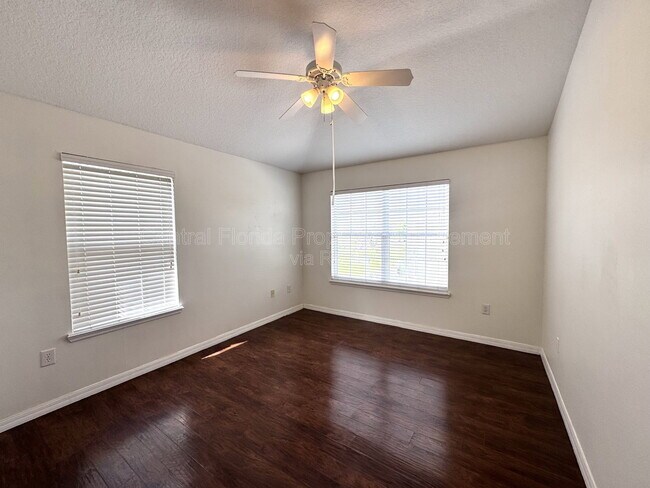 Building Photo - 1985 Estancia Cir