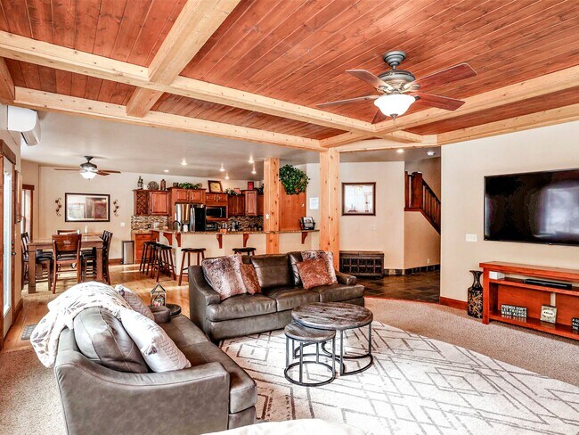 Building Photo - 235 Moonridge Dr