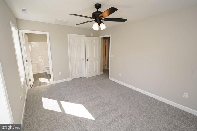 Building Photo - 621 Cedar St