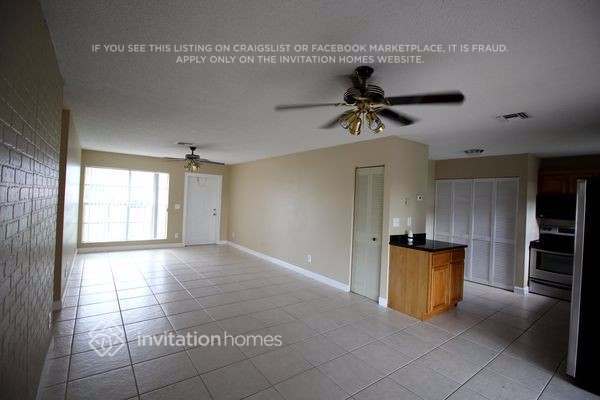 Building Photo - 6630 NW 24th Ct