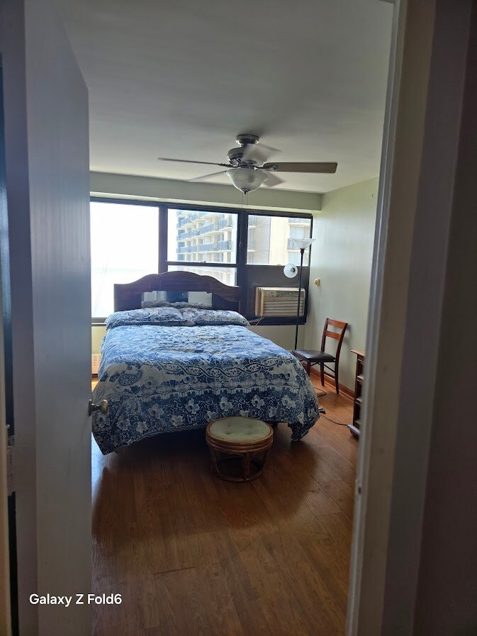 Bedroom with View - 6030 N Sheridan Rd