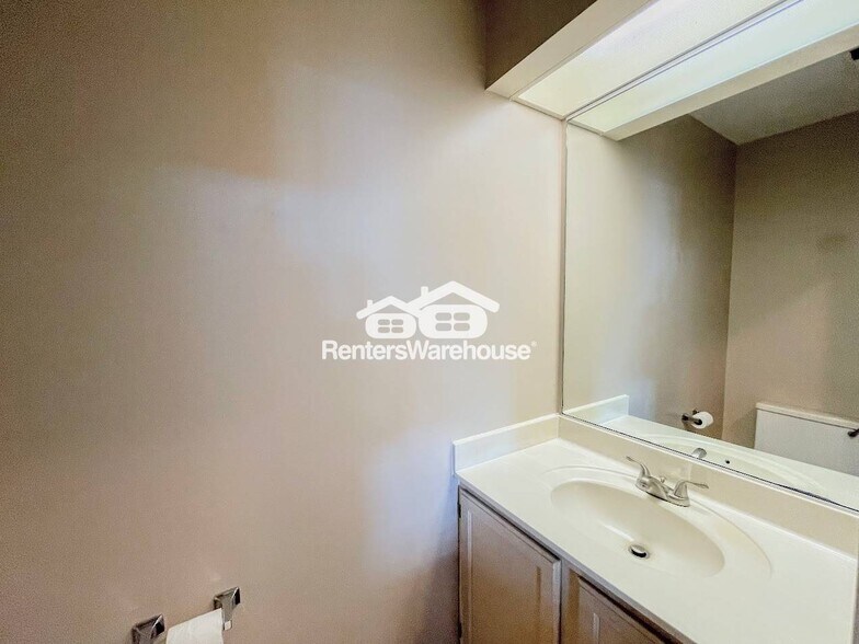 Building Photo - 947 Shoal Creek Trail