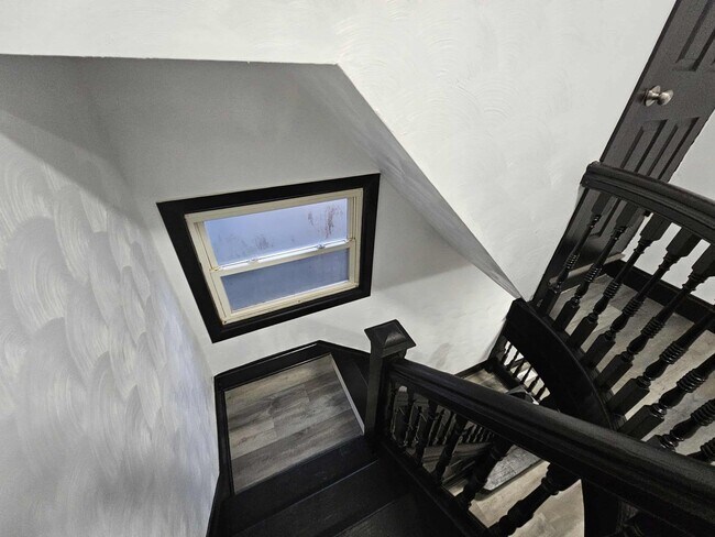 Building Photo - Charming 4 Bedroom 1 Bathroom Home for Rent!