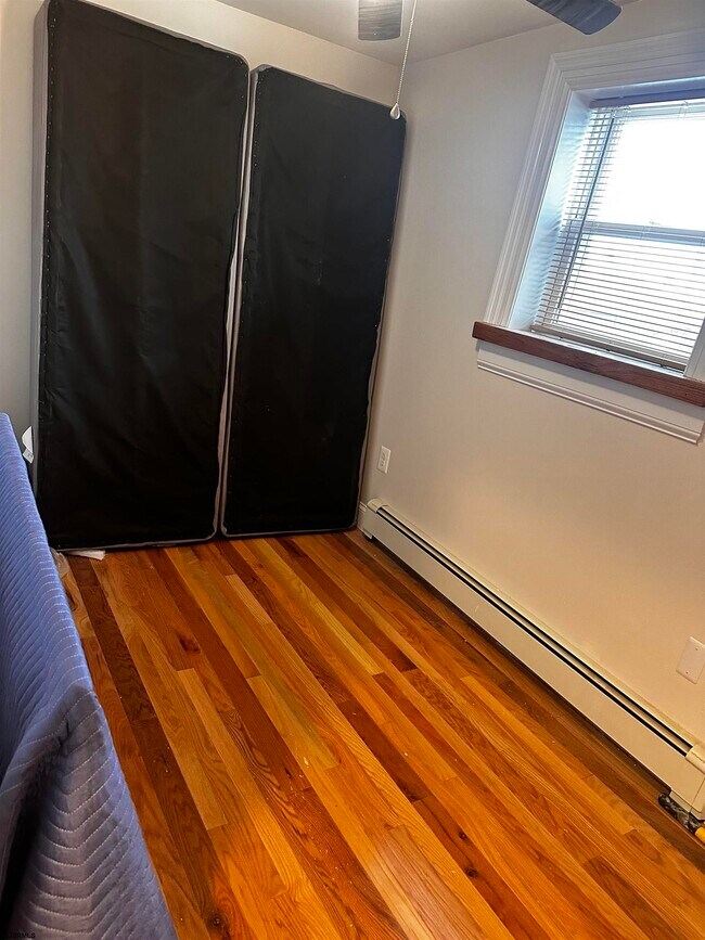 Building Photo - 1109 Arctic Ave