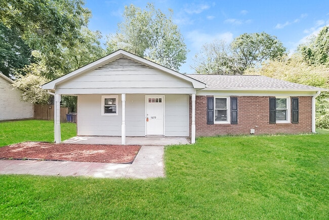 Primary Photo - 1670 Village Pl