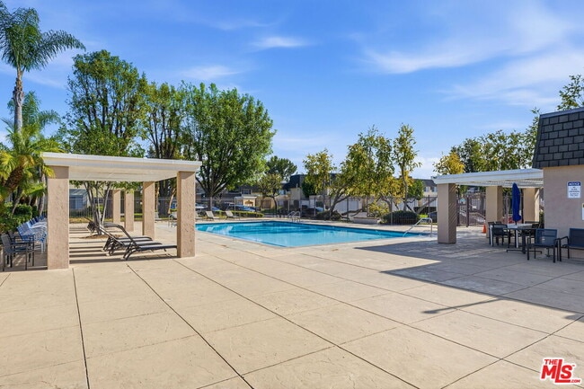 Building Photo - 19111 Hamlin St