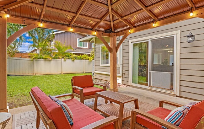 Building Photo - Unfurnished Townhome with Garage, 3 bedroo...
