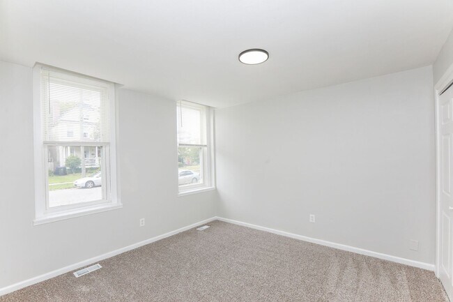Building Photo - 422-424 W 30th Street