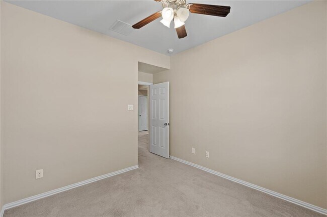 Building Photo - 223 Golden Grain Dr