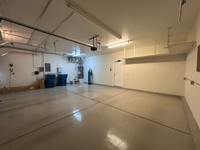 Building Photo - Summerlin Beauty