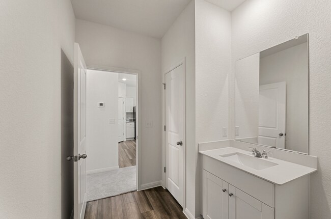 Building Photo - Amazing home ready to move in!