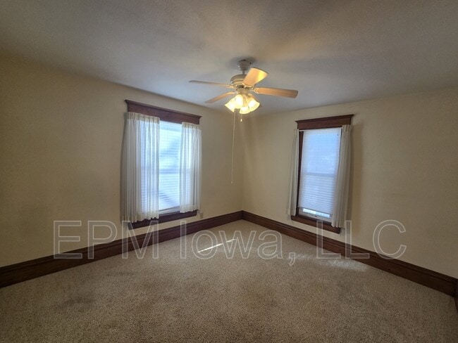 Building Photo - 212 Randall St