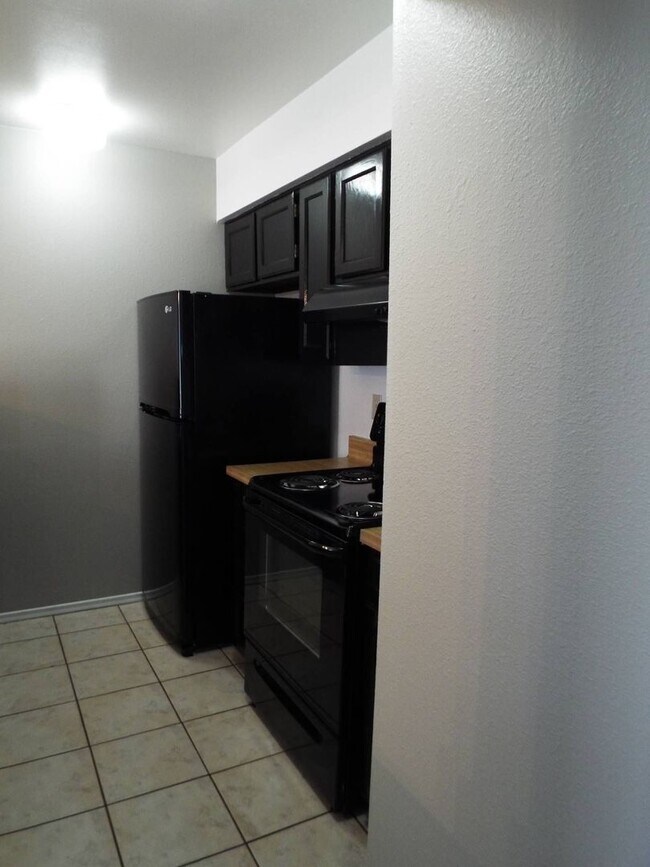 Building Photo - 2 BEDROOM 2 BATHROOM TEMPE CONDO