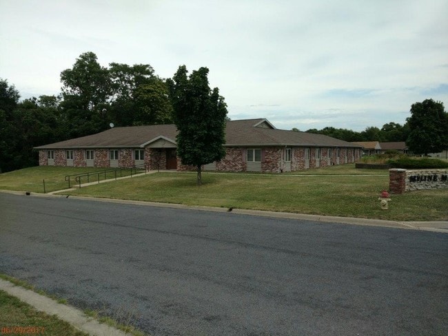 Building Photo - 4009 N Becker Dr