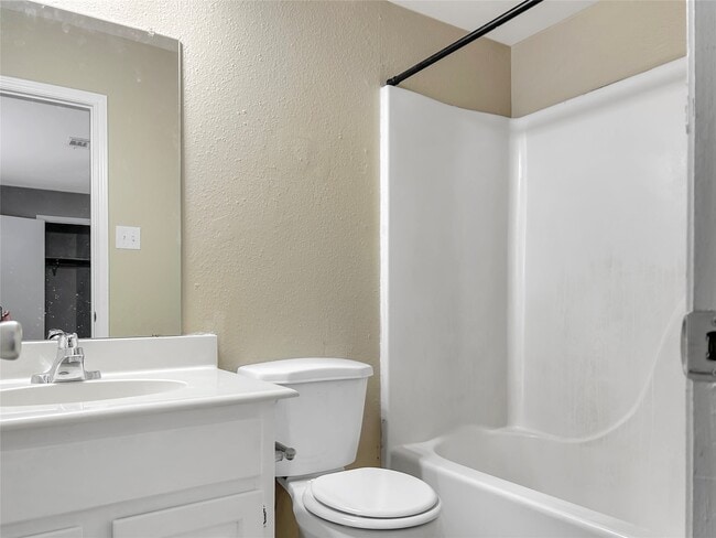 Building Photo - 1111 Baker Dr