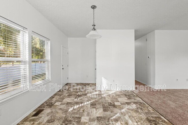 Building Photo - 8958 W Stirrup St