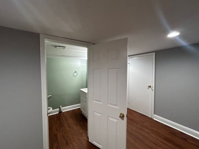 Building Photo - 2 Bedroom Move in Special - $99 Security Deposit