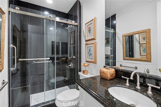 Building Photo - 7 Vista Luci