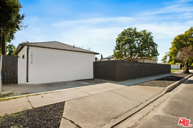 Building Photo - 7358 Paso Robles Ave