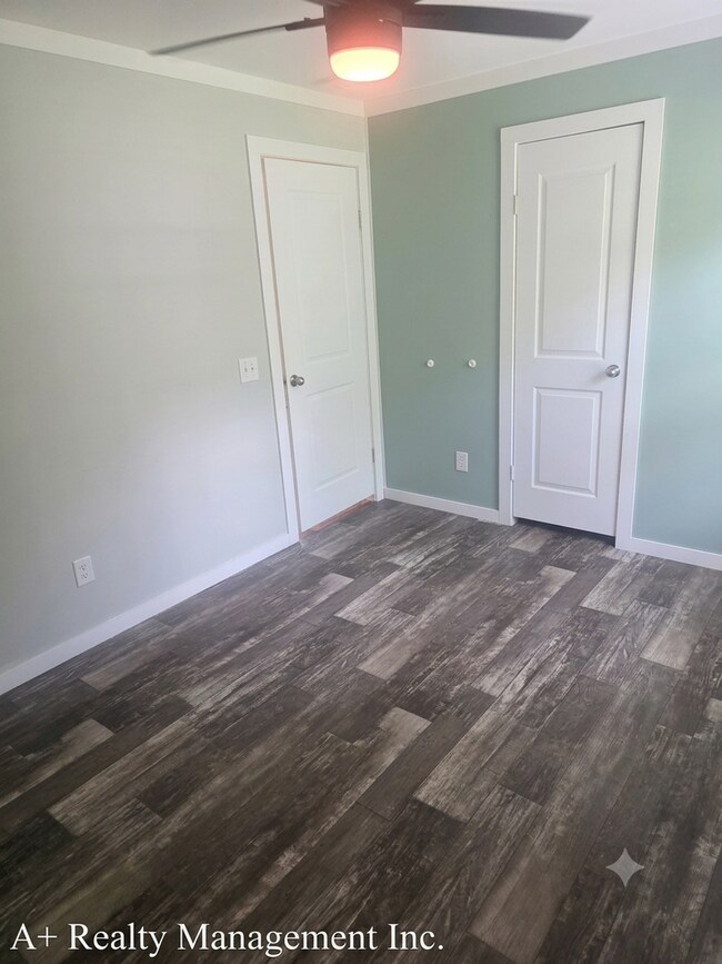 Building Photo - Move-in by AUGUST 10  ****Get 2 WEEKS FREE RENT ****