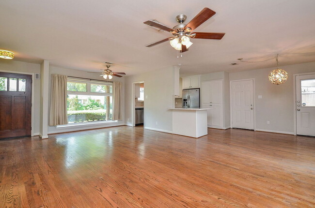 Building Photo - 10050 Haddington Dr