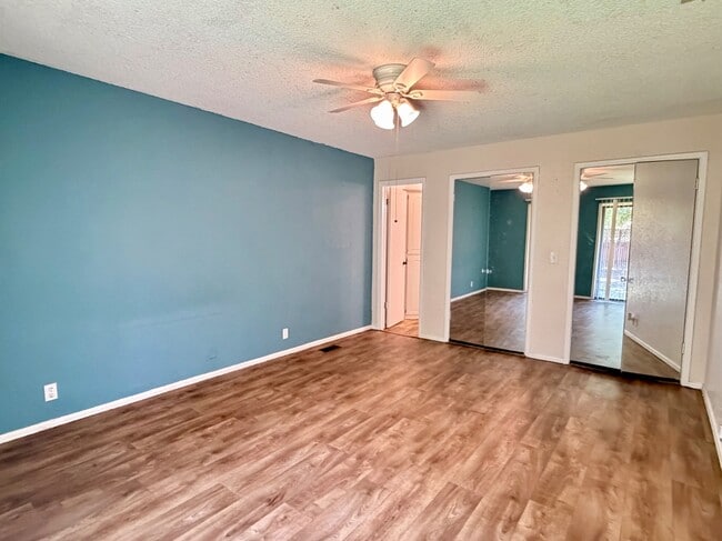 Building Photo - 6612 Crow Cir