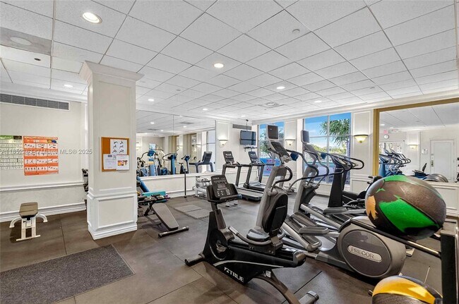 Building Photo - 5700 Collins Ave