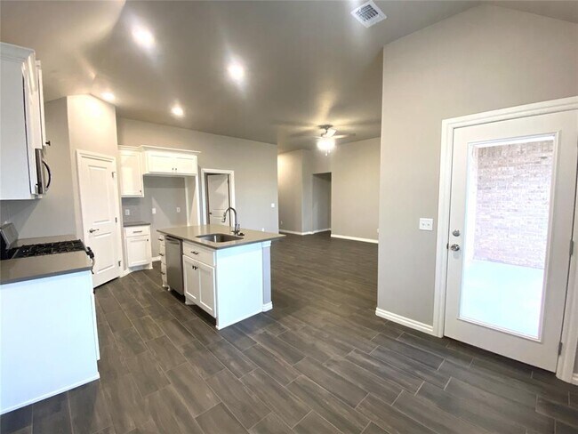 Building Photo - 19017 Tarver Wy