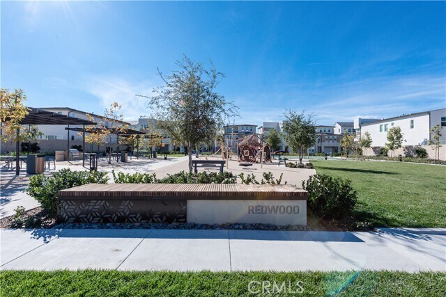 Building Photo - 180 Longden