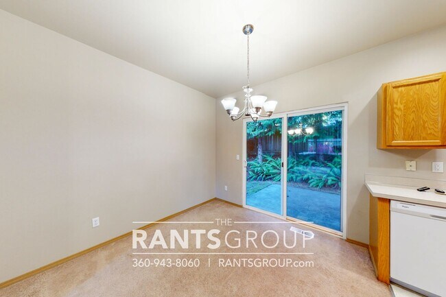 Building Photo - Great Location!  Quiet Neighborhood!
