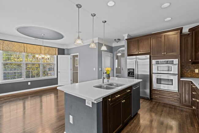 Building Photo - 3019 Valleystone Dr