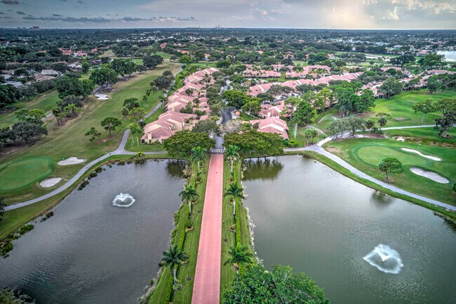 Building Photo - 253 Old Meadow Way