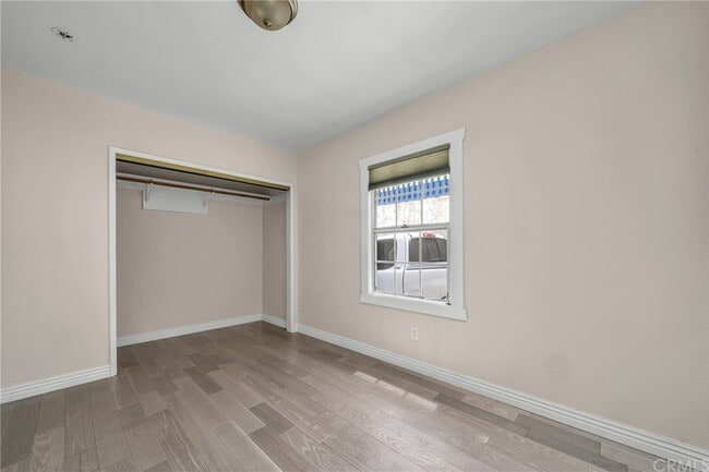 Building Photo - 3131 S Kerckhoff Ave