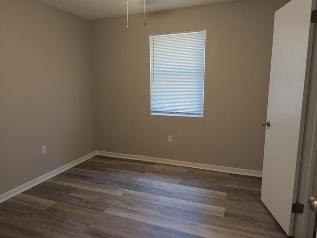 Building Photo - Great SC Location!