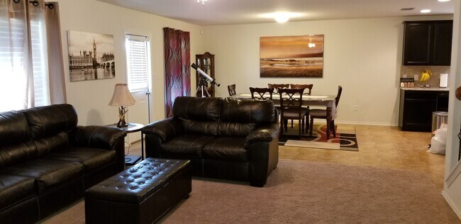 Building Photo - Kensington Ranch built in 2017 5 bedroom 2...