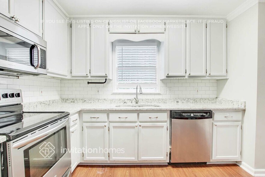 Building Photo - 2774 Douglas Ct