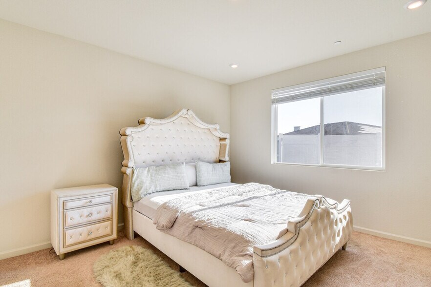 Building Photo - 1442 Copperfield Ave