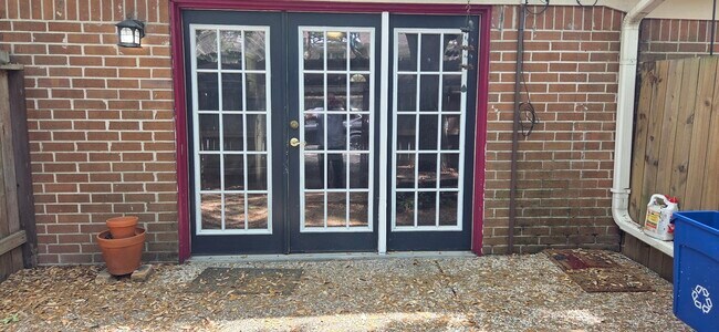 Building Photo - 5217 Arboles Dr